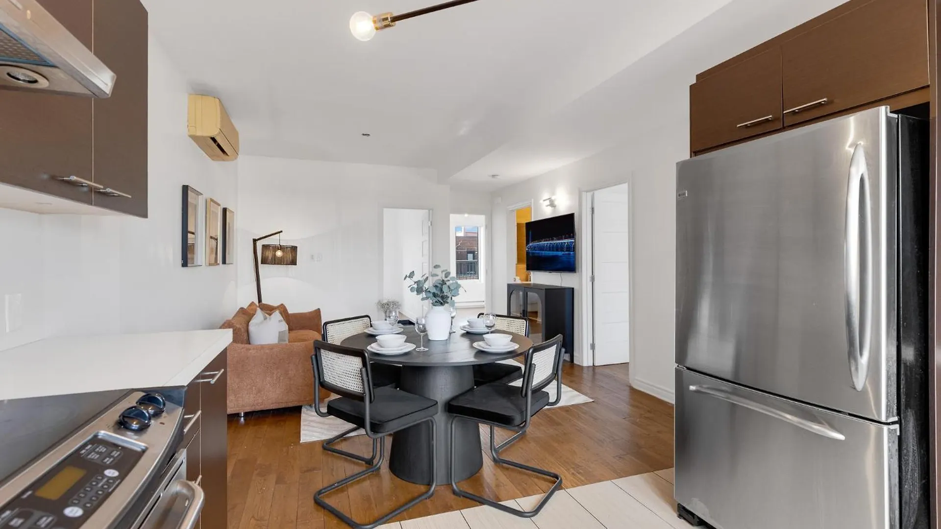 Lofts De La Petite Italie Apartment Montreal